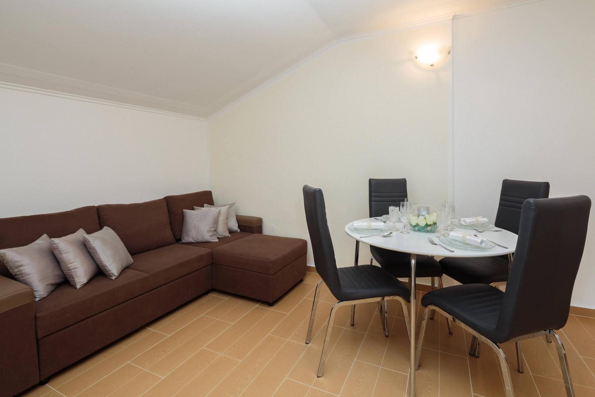 Apartment Krzelj โตรกีร์ ภายนอก รูปภาพ