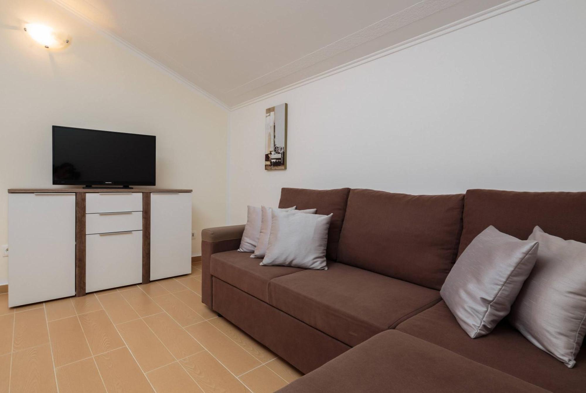 Apartment Krzelj โตรกีร์ ภายนอก รูปภาพ