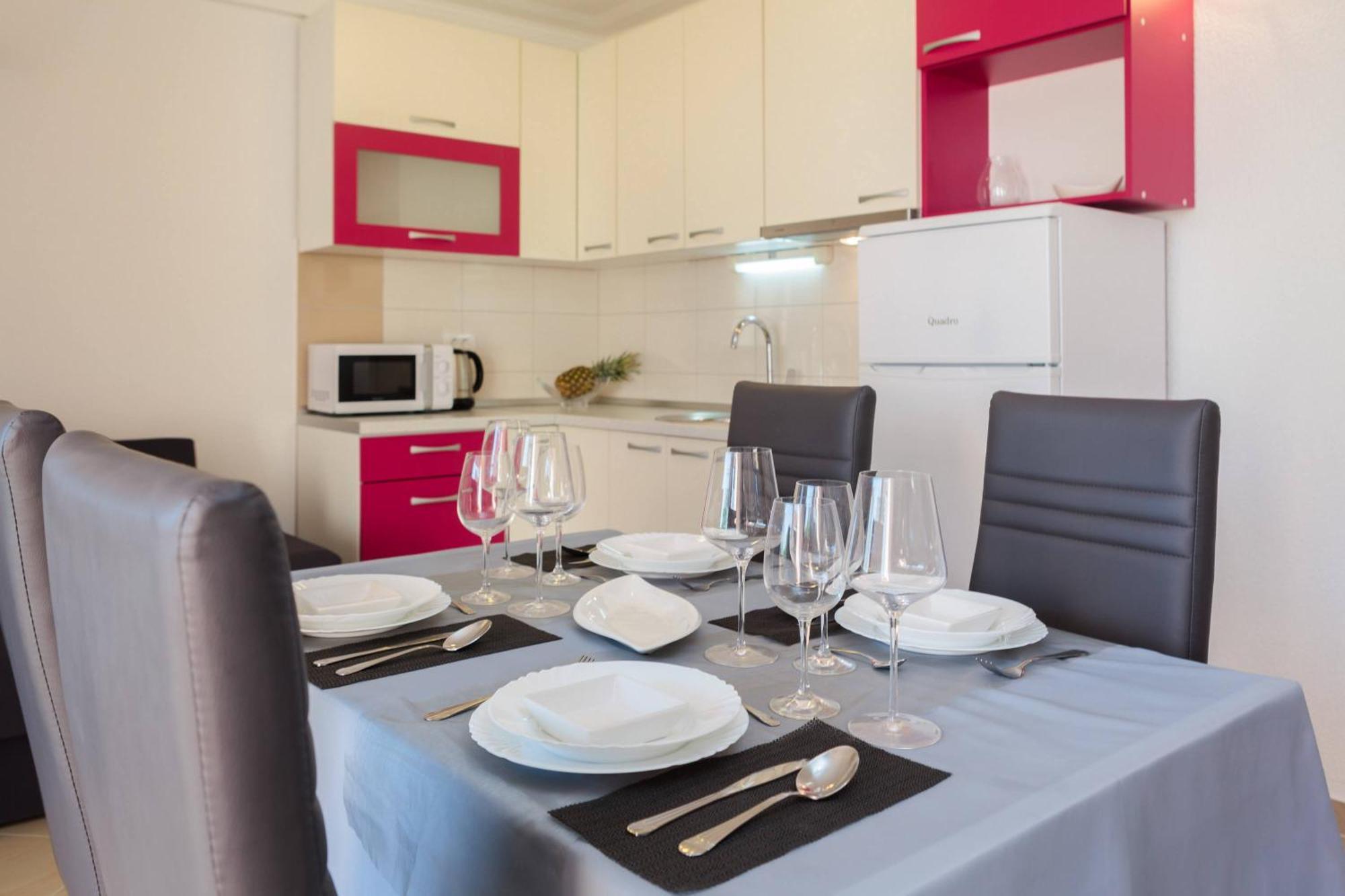 Apartment Krzelj โตรกีร์ ภายนอก รูปภาพ