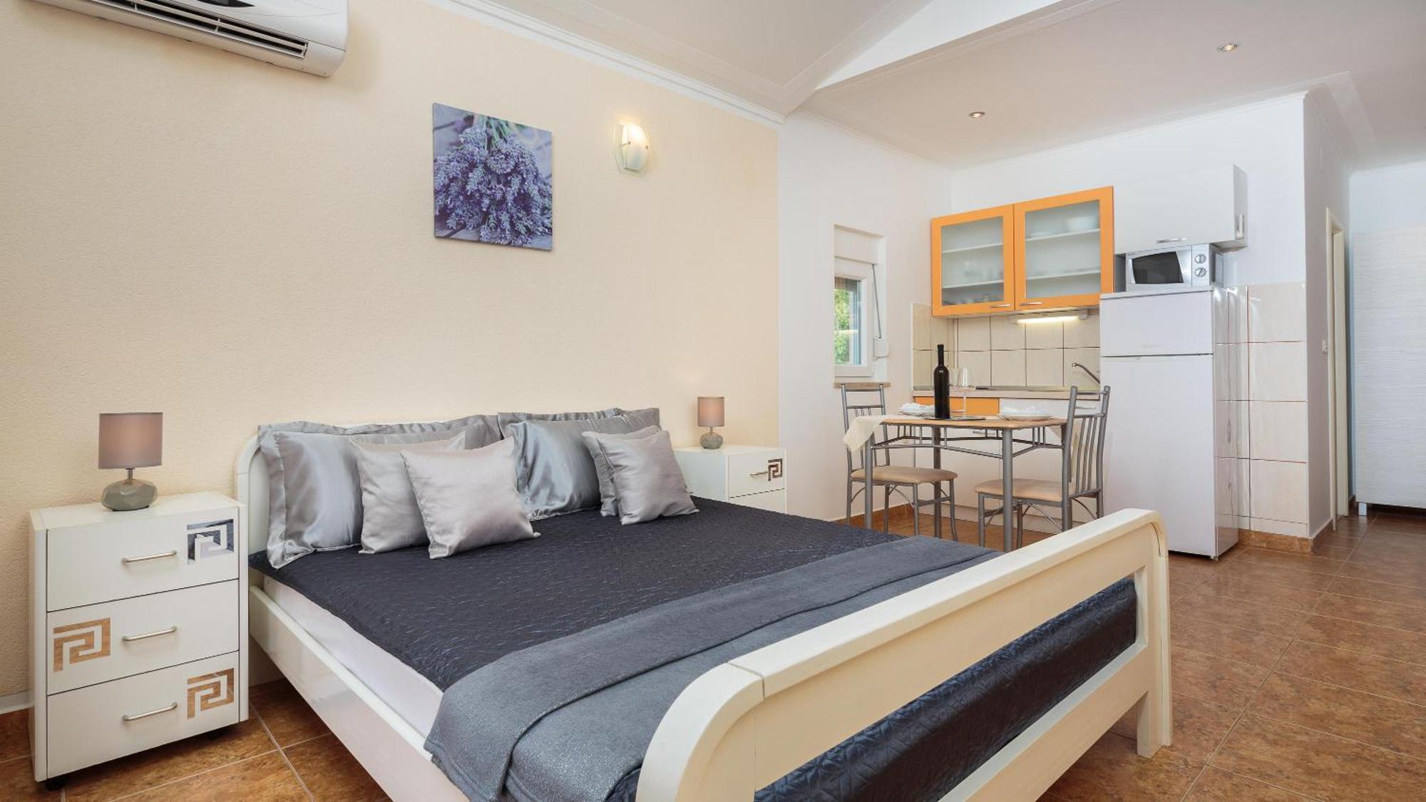 Apartment Krzelj โตรกีร์ ภายนอก รูปภาพ